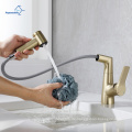 Neues Design Badewaschbecken Wasserhahn einzelner Hebelgriff Basin Mixer Tippen Sie mit zwei Funktionen Ausziehen Sprühgerät